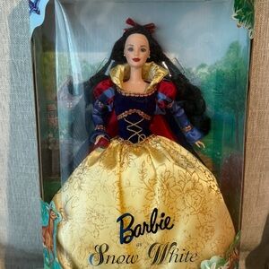 Snow White Barbie Vintage Collectors Edition NRFB